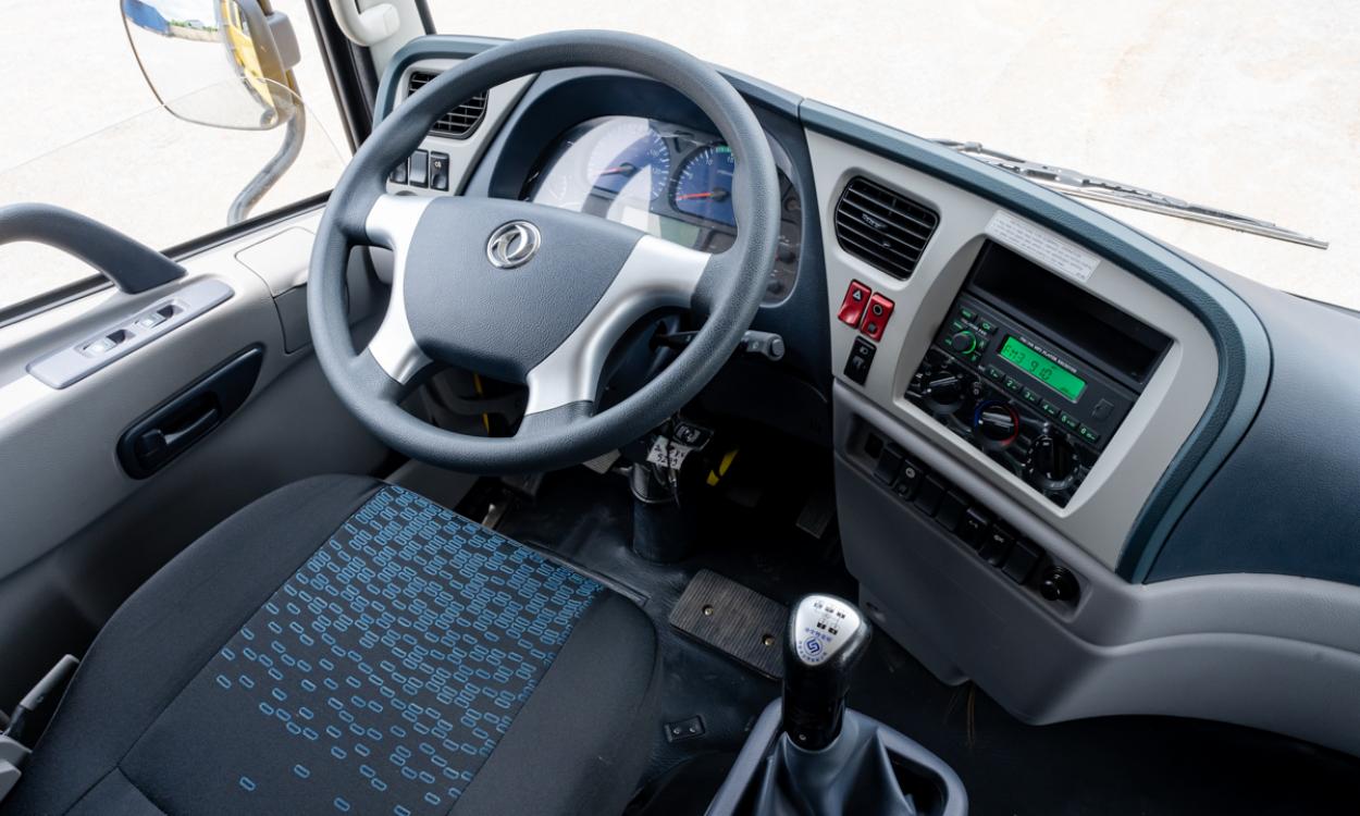 Xe tải Dongfeng B180 (4x2) thùng mui 7.5M - Tải 9 tấn Hoàng Huy 