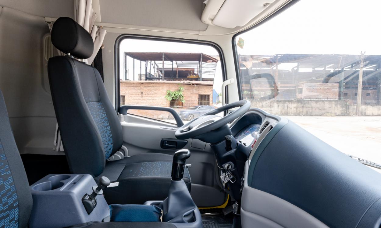 Xe tải Dongfeng B180 (4x2) thùng mui 7.5M - Tải 9 tấn Hoàng Huy 