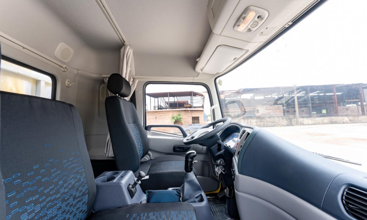 Xe tải Dongfeng B180 (4x2) thùng mui 7.5M - Tải 9 tấn Hoàng Huy 