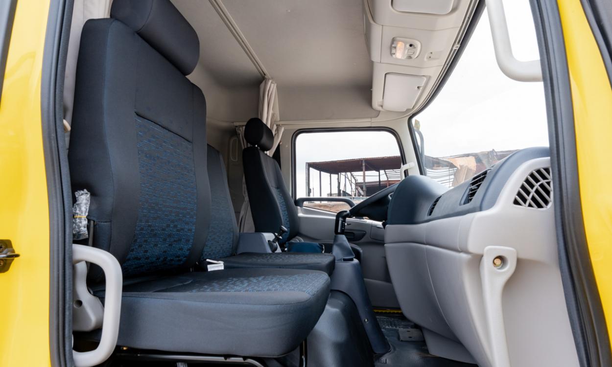 Xe tải Dongfeng B180 (4x2) thùng mui 7.5M - Tải 9 tấn Hoàng Huy 