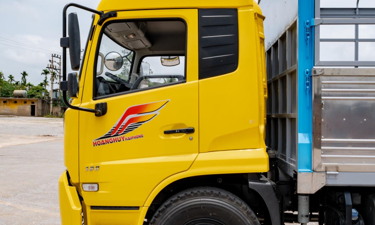 Xe tải Dongfeng B180 (4x2) thùng mui 7.5M - Tải 9 tấn Hoàng Huy 