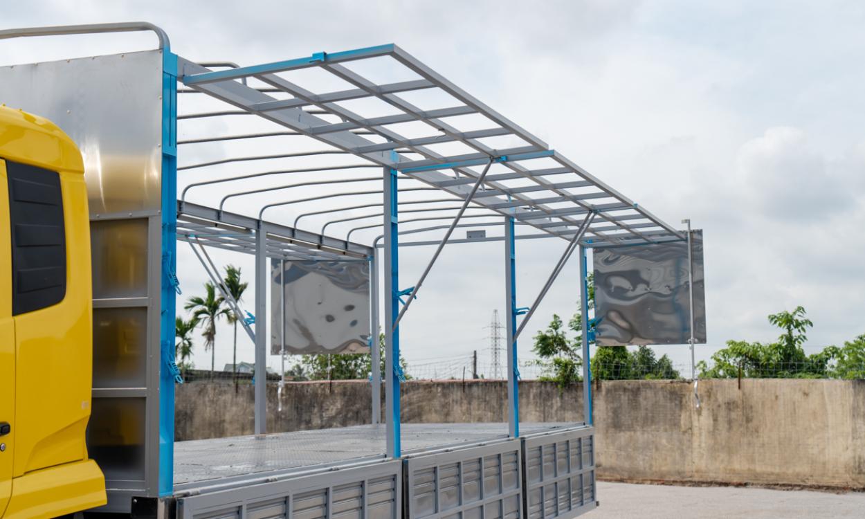 Xe tải B180 (4x2) thùng mui 8.2M - Tải 8.95 tấn