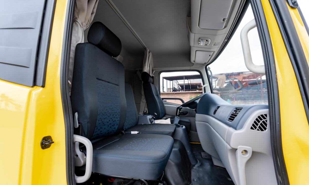 Xe tải B180 (4x2) thùng mui 9.5M - Tải 8 tấn Dongfeng Hoàng Huy