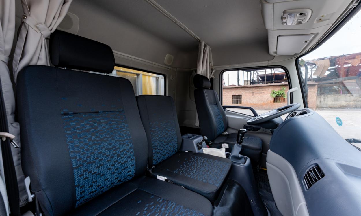 Xe tải B180 (4x2) thùng mui 9.5M - Tải 8 tấn Dongfeng Hoàng Huy