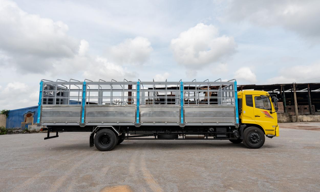 Xe tải B180 (4x2) thùng mui 9.5M - Tải 8 tấn Dongfeng Hoàng Huy