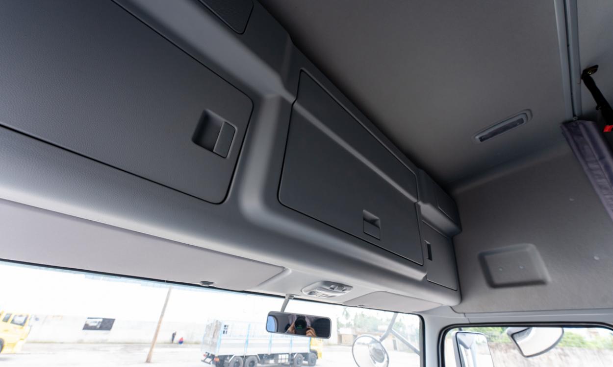 Xe tải Dongfeng L315 8x4 thùng mui 9.36m đầu cao tải 17.95 tấn Hoàng Huy