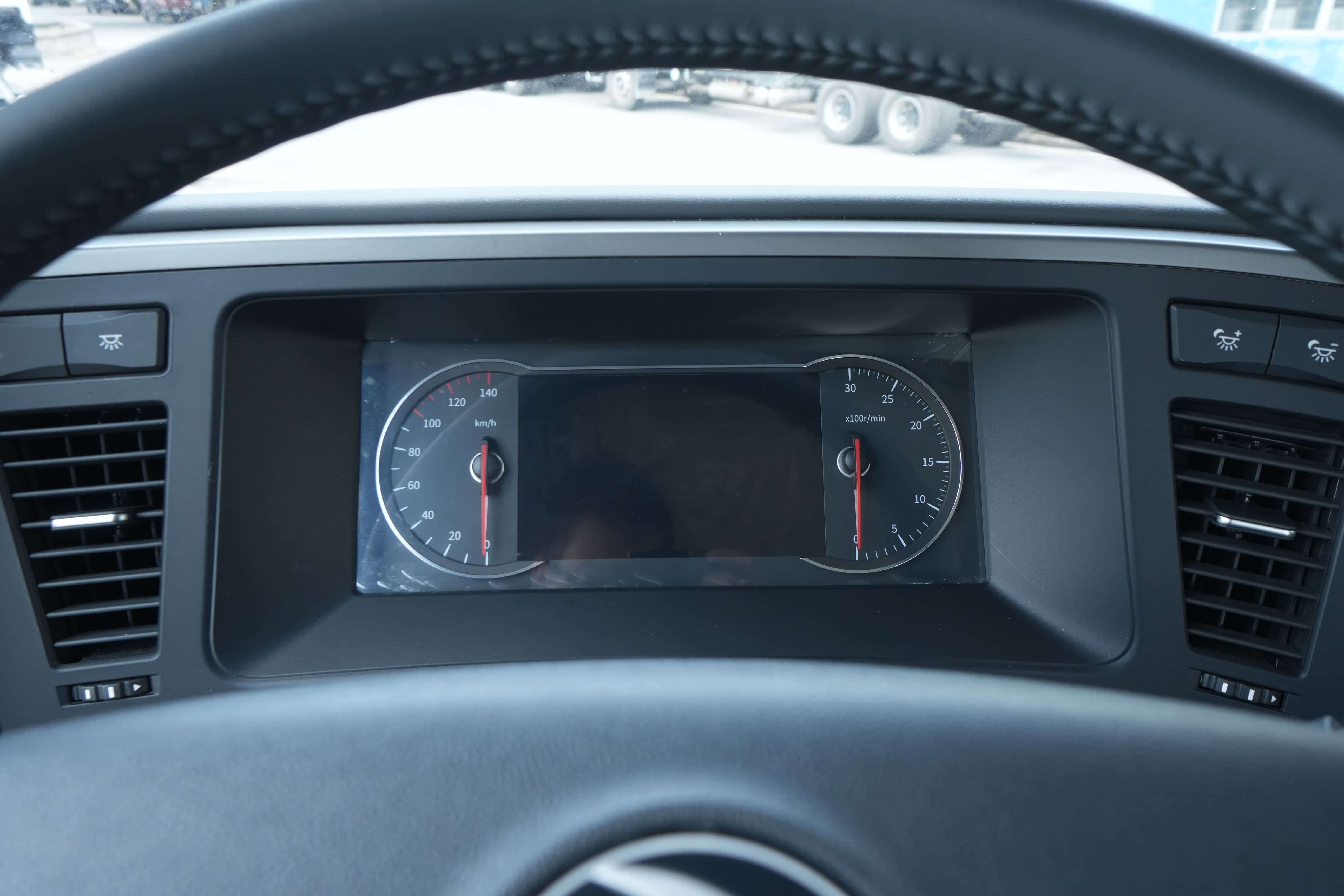 Đầu kéo 3 chân - GX 450