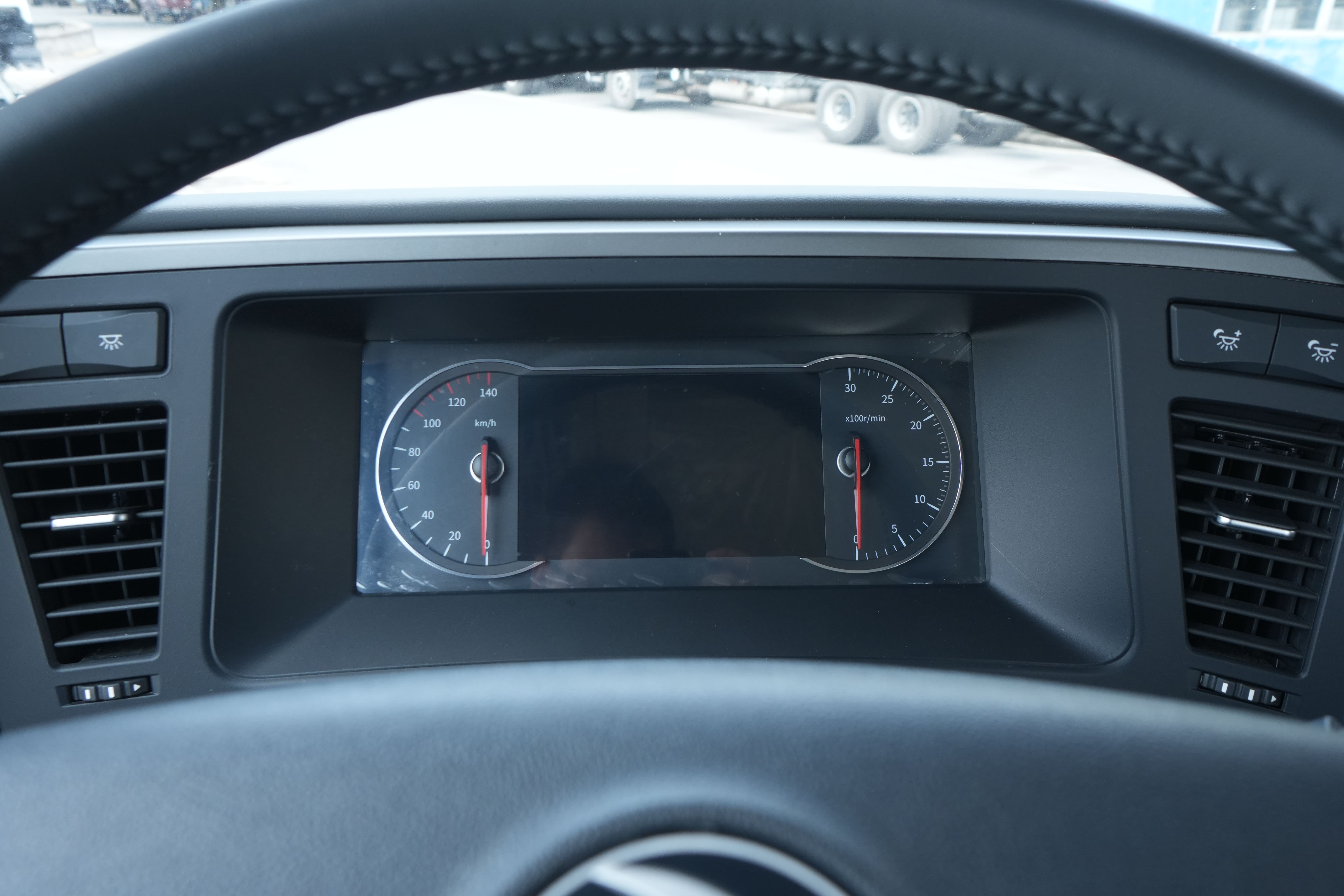 Đầu kéo 3 chân - GX 450