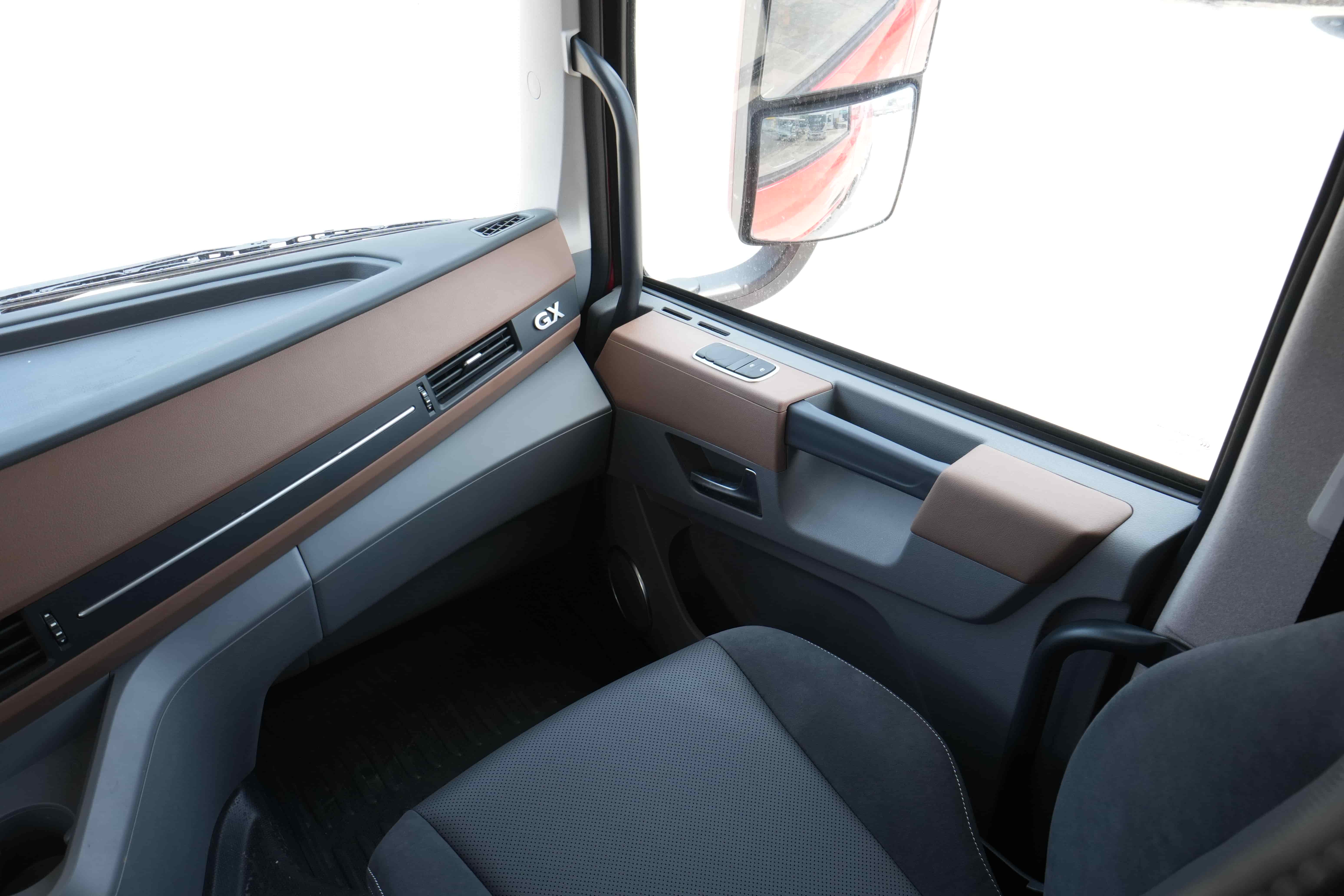 Đầu kéo 3 chân - GX 450