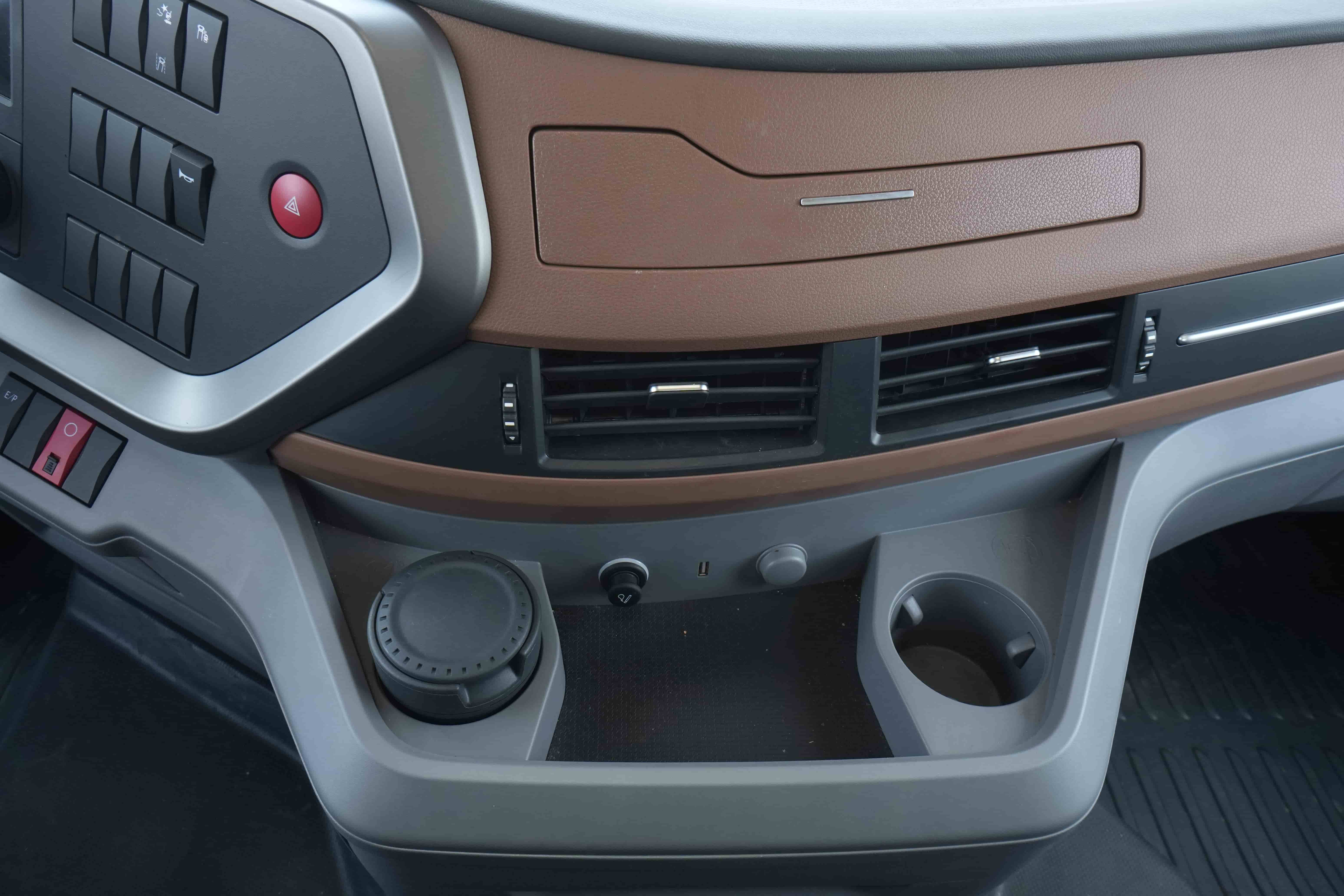 Đầu kéo 3 chân - GX 450