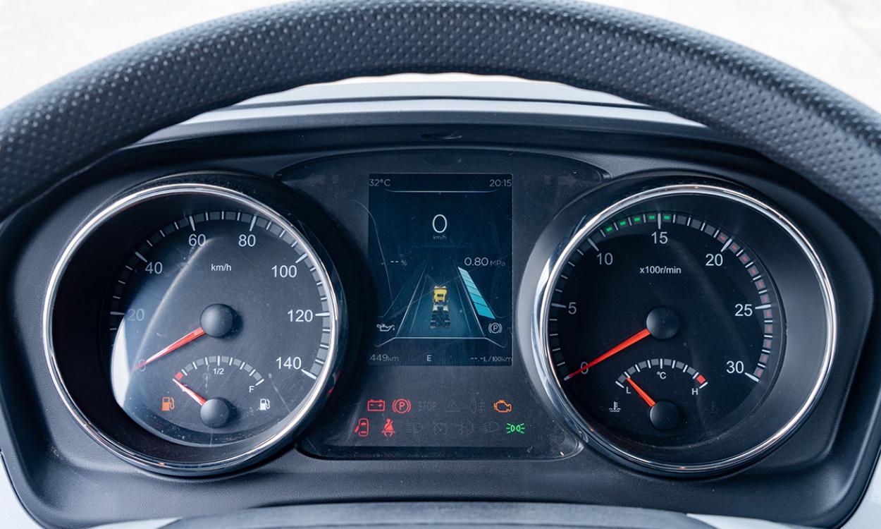 Xe đầu kéo D320 New - 420HP(6X4)