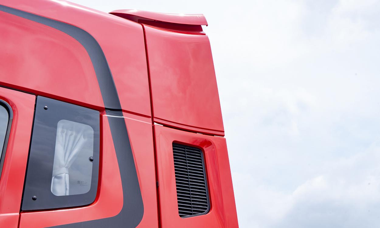 Xe đầu kéo D320 New - 420HP(6X4)