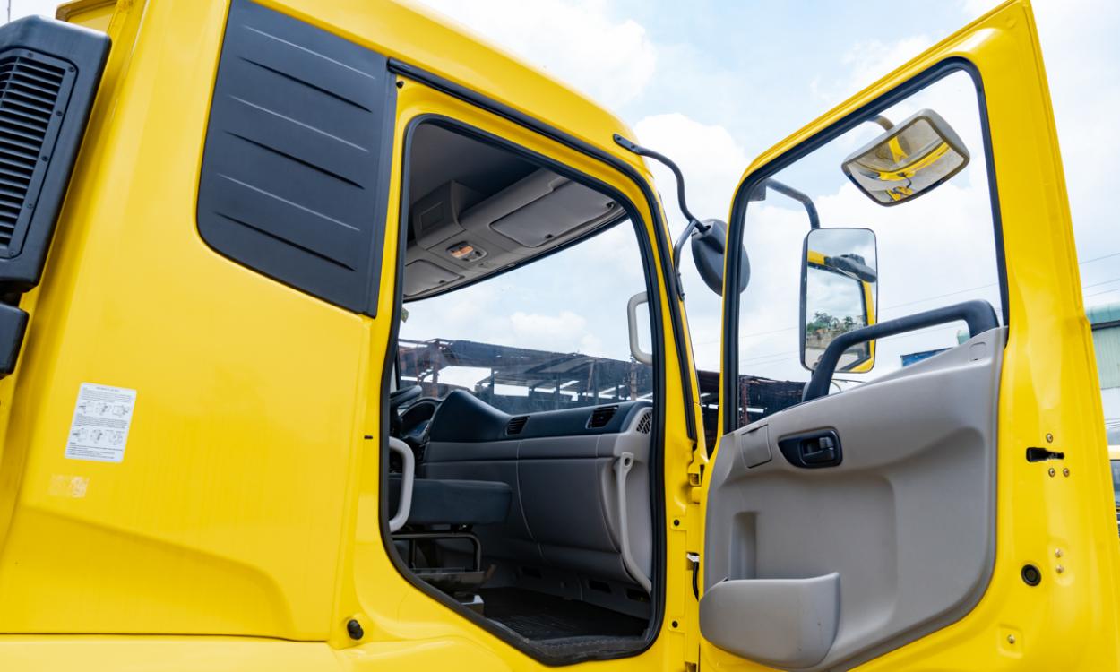 Xe tải B180 (4x2) thùng mui 7.5M - Tải 9 tấn