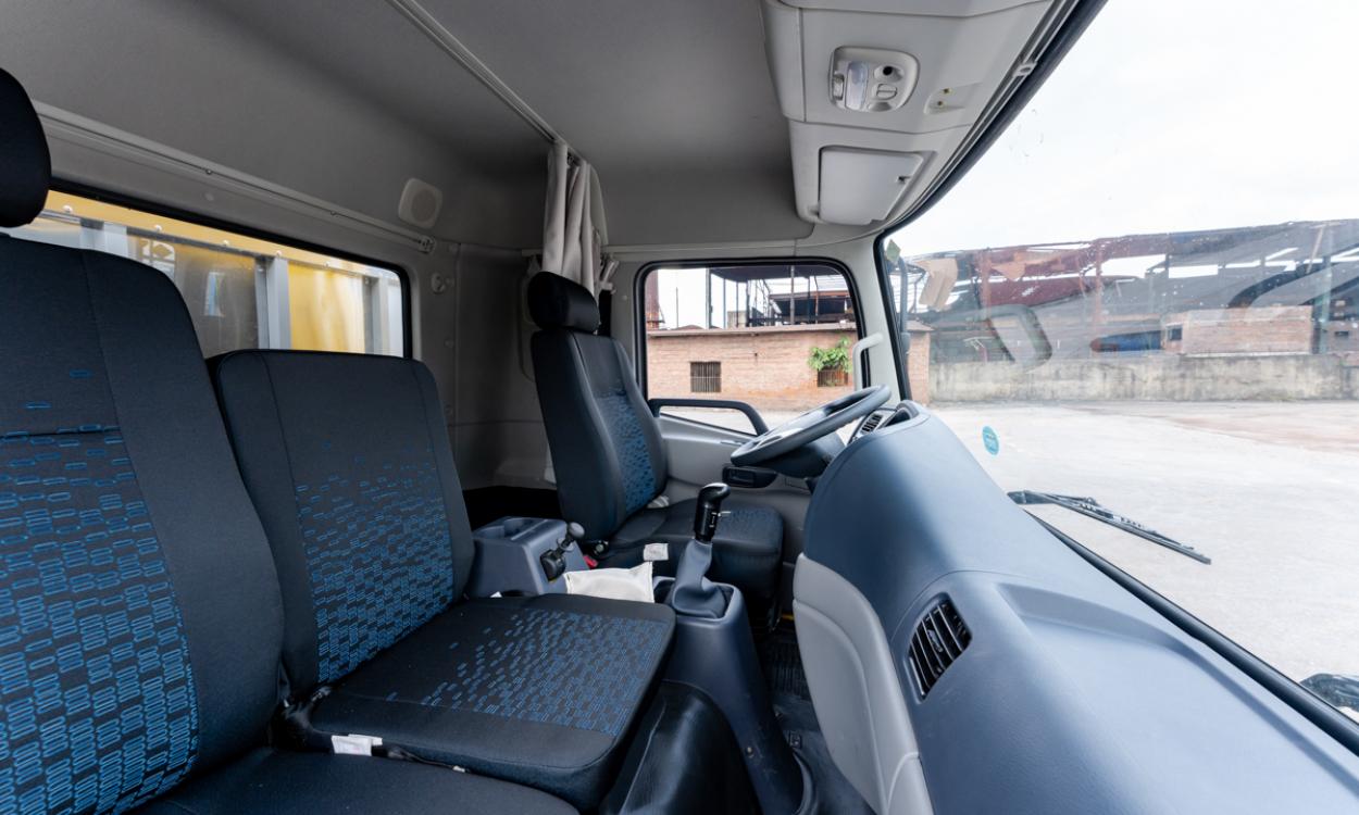 Xe tải B180 (4x2) thùng mui 9.5M - Tải 8 tấn