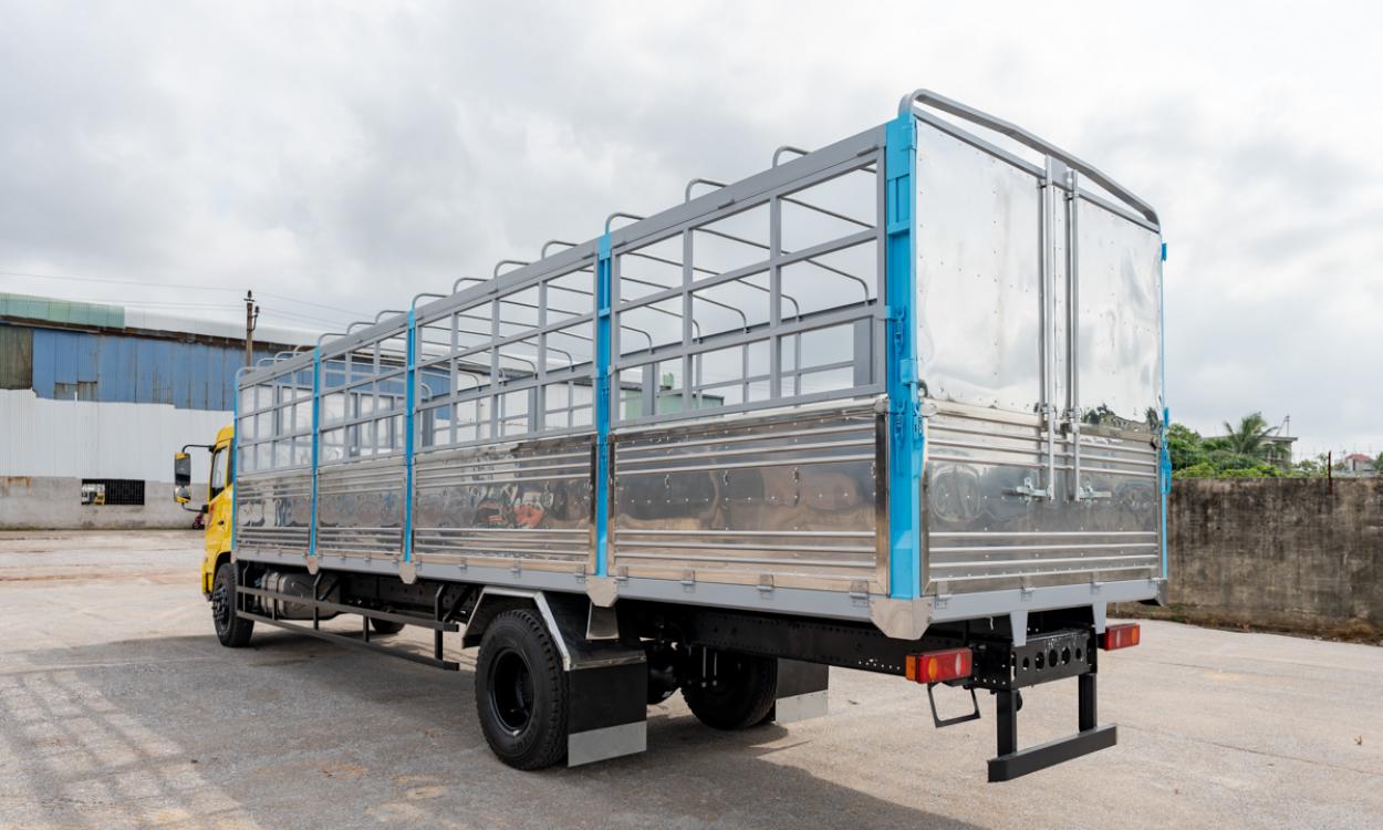 Xe tải B180 (4x2) thùng mui 9.5M - Tải 8 tấn