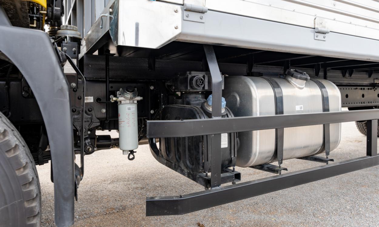 Xe tải B180 (4x2) thùng mui 9.5M - Tải 8 tấn