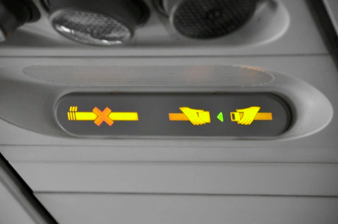 Tiếp viên tư vấn những điều nên làm và đừng bao giờ làm khi đi máy bay