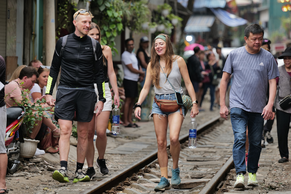 Kỳ vọng 'cú hích du lịch Việt' nhờ nới visa lên 90 ngày