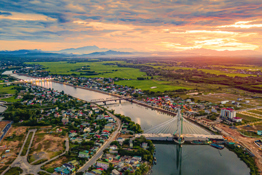 HÀ NỘI - VINH - BIỂN NHẬT LỆ - QUẢNG TRỊ - HÀ NỘI