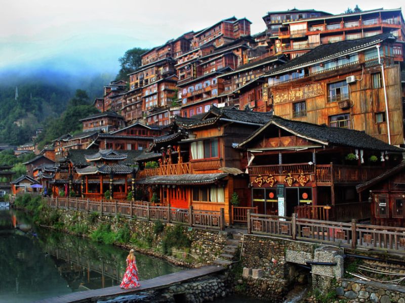 Hà Nội - Lào Cai - Hà Khẩu - Bình Biên - Kiến Thuỷ - Di Lặc - Khai Viễn - Mông tự - Hà Khẩu - Lào Cai - Hà Khẩu - Hà Nội