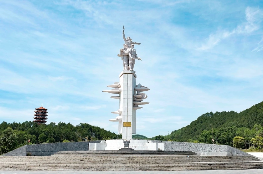 HÀ NỘI - BIỂN THIÊN CẦM - NGÃ BA ĐỒNG LỘC - HÀ NỘI