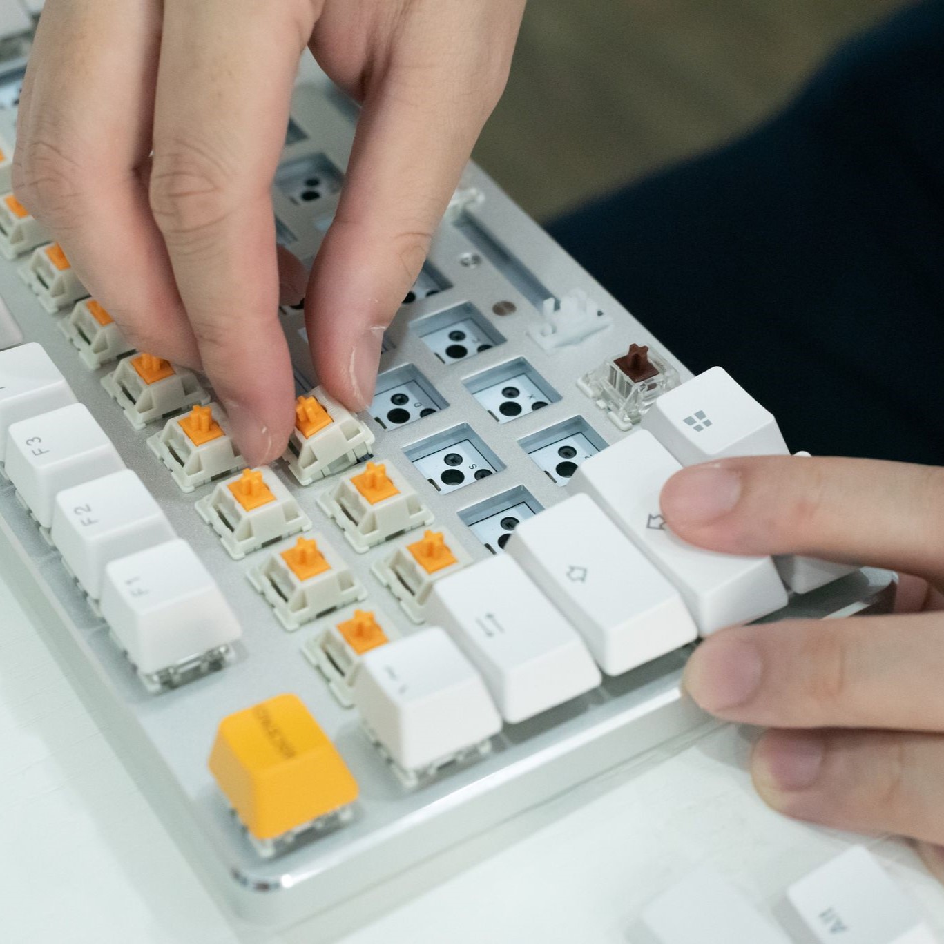 Cách vệ sinh bàn phím cơ đúng cách, đơn giản và hiệu quả