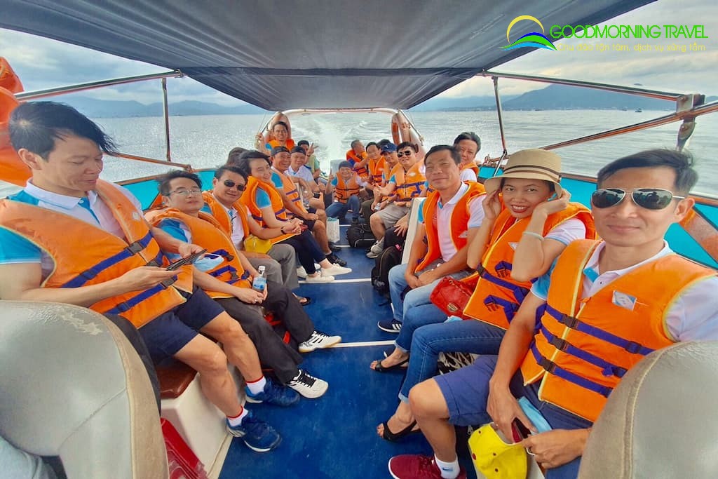 Thuê cano du lịch đảo Bình Ba