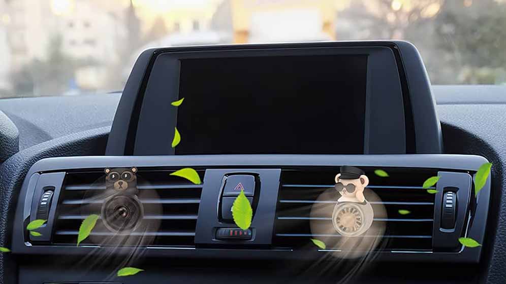 Nước hoa hay sáp thơm ô tô, loại nào phù hợp với xe của bạn?