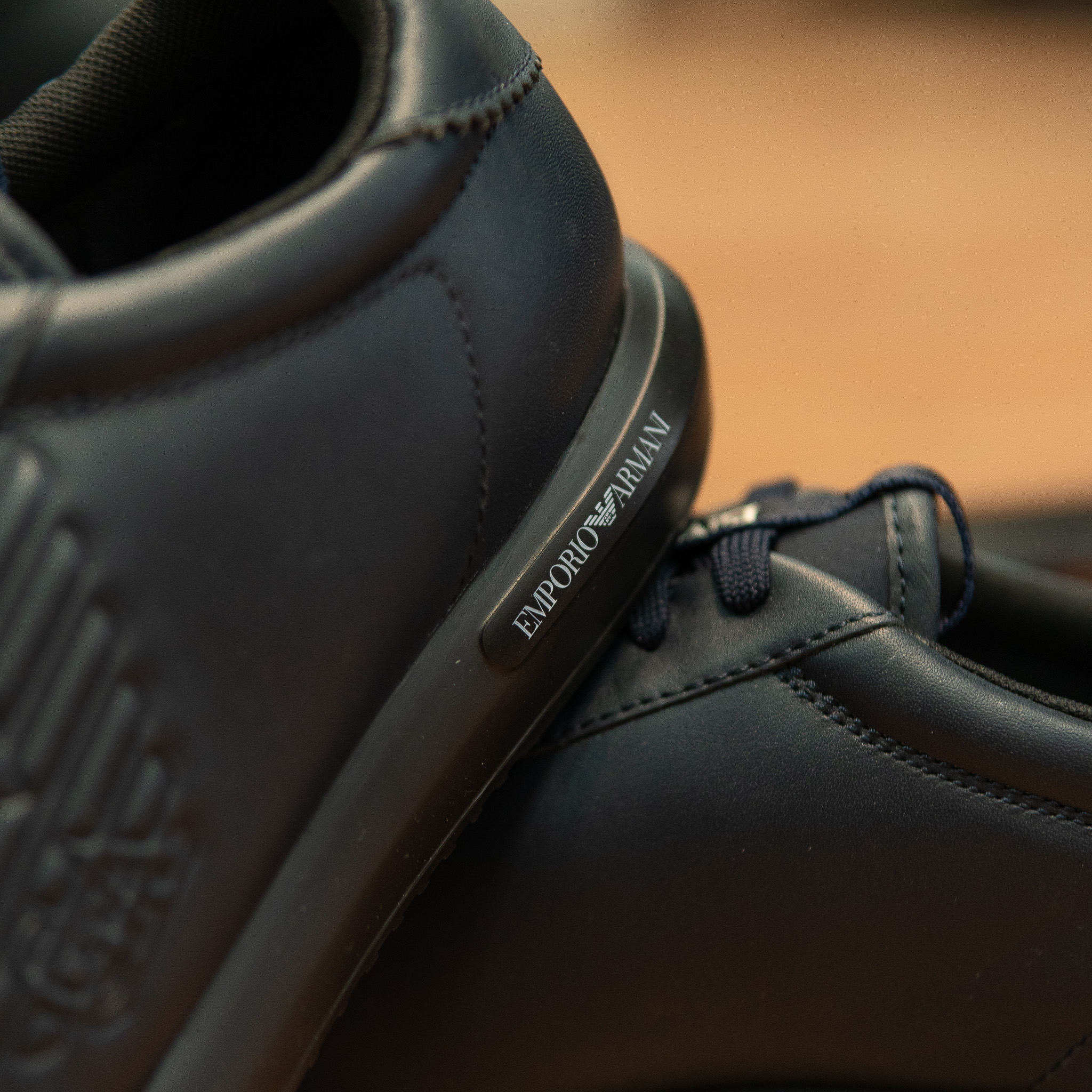 Giày EMPORIO ARMANI da đen full , logo "GA" sườn , gót đế chữ nhỏ ghi