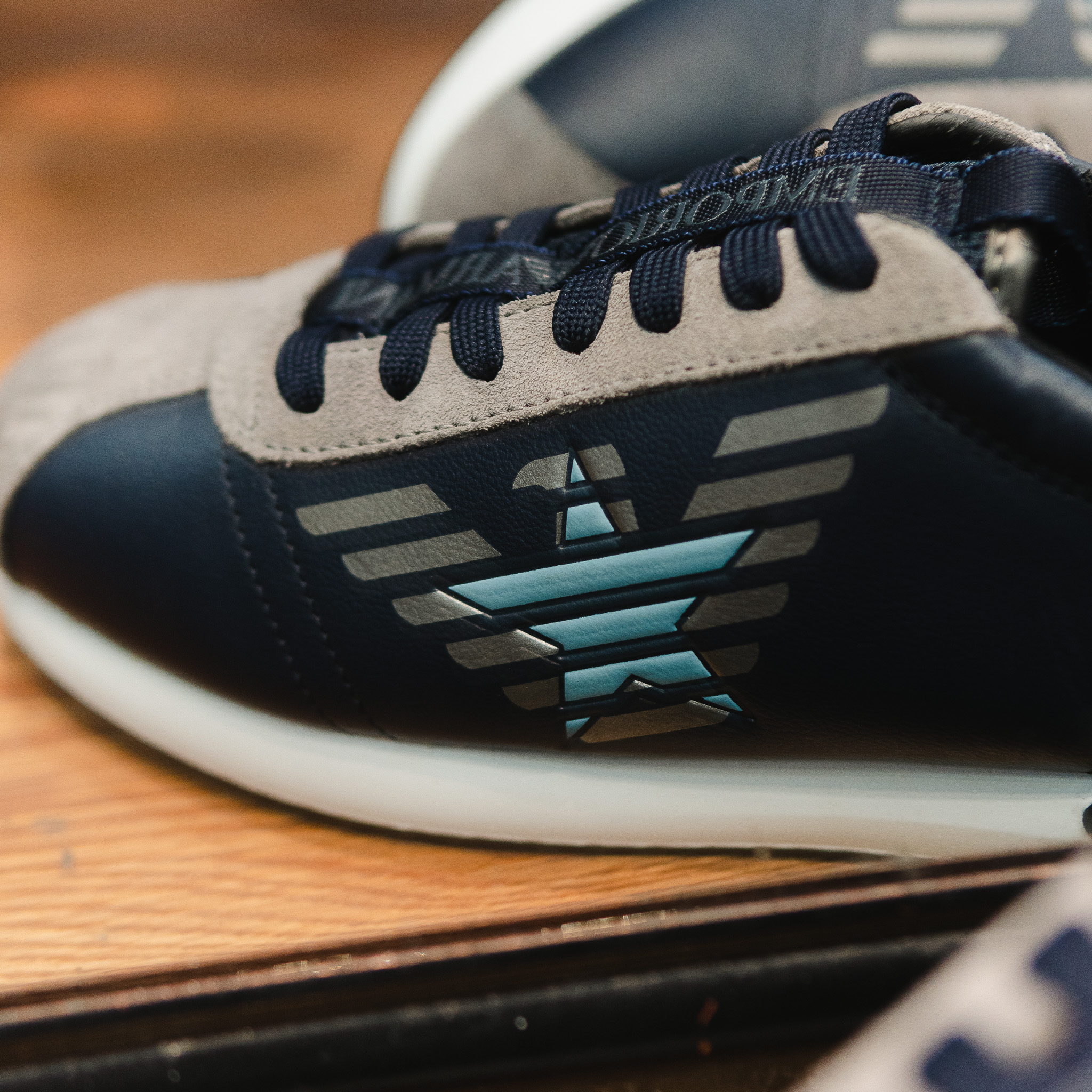 Giày EMPORIO ARMANI da xanh , sườn logo ghi + sao xanh , đế trắng