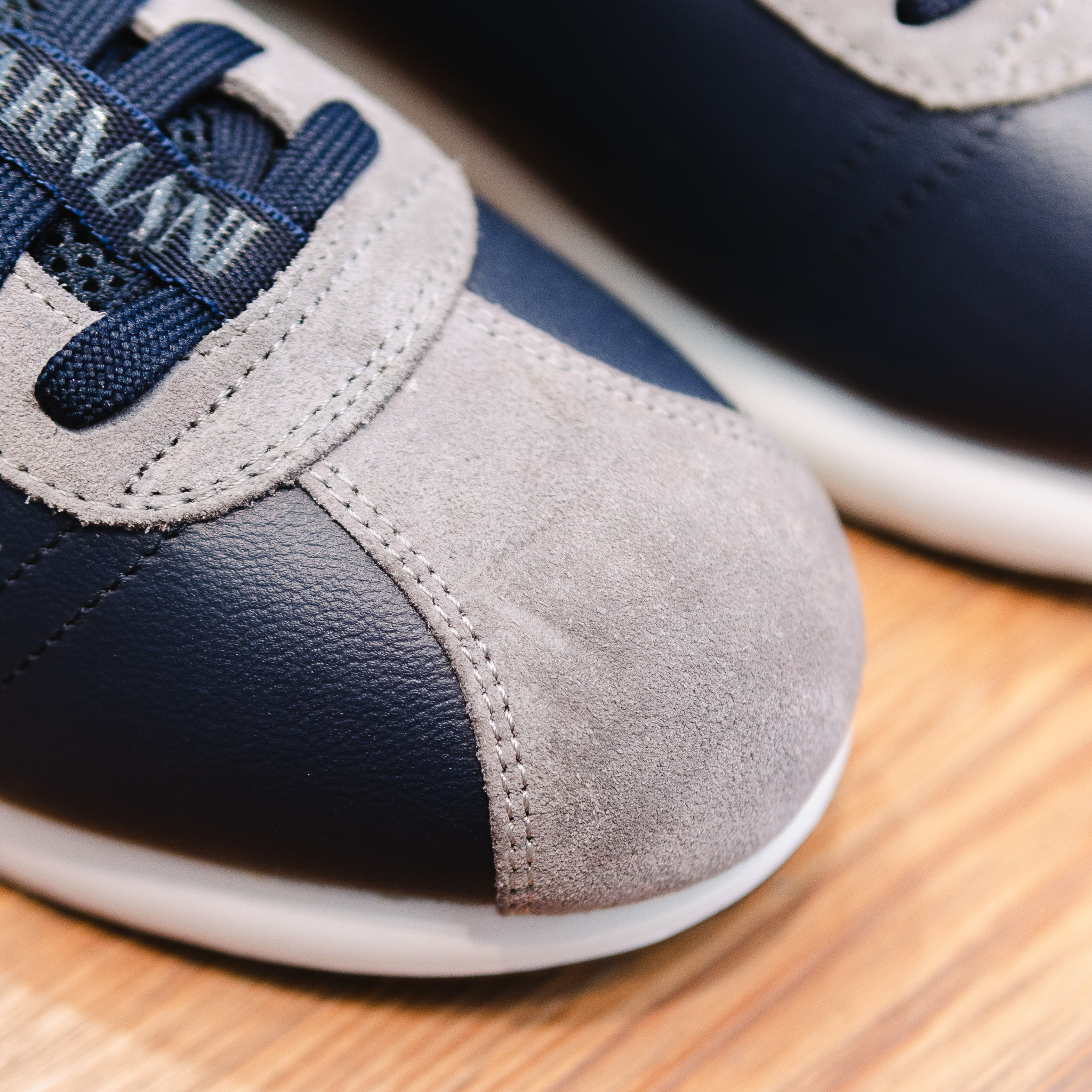 Giày EMPORIO ARMANI da xanh , sườn logo ghi + sao xanh , đế trắng