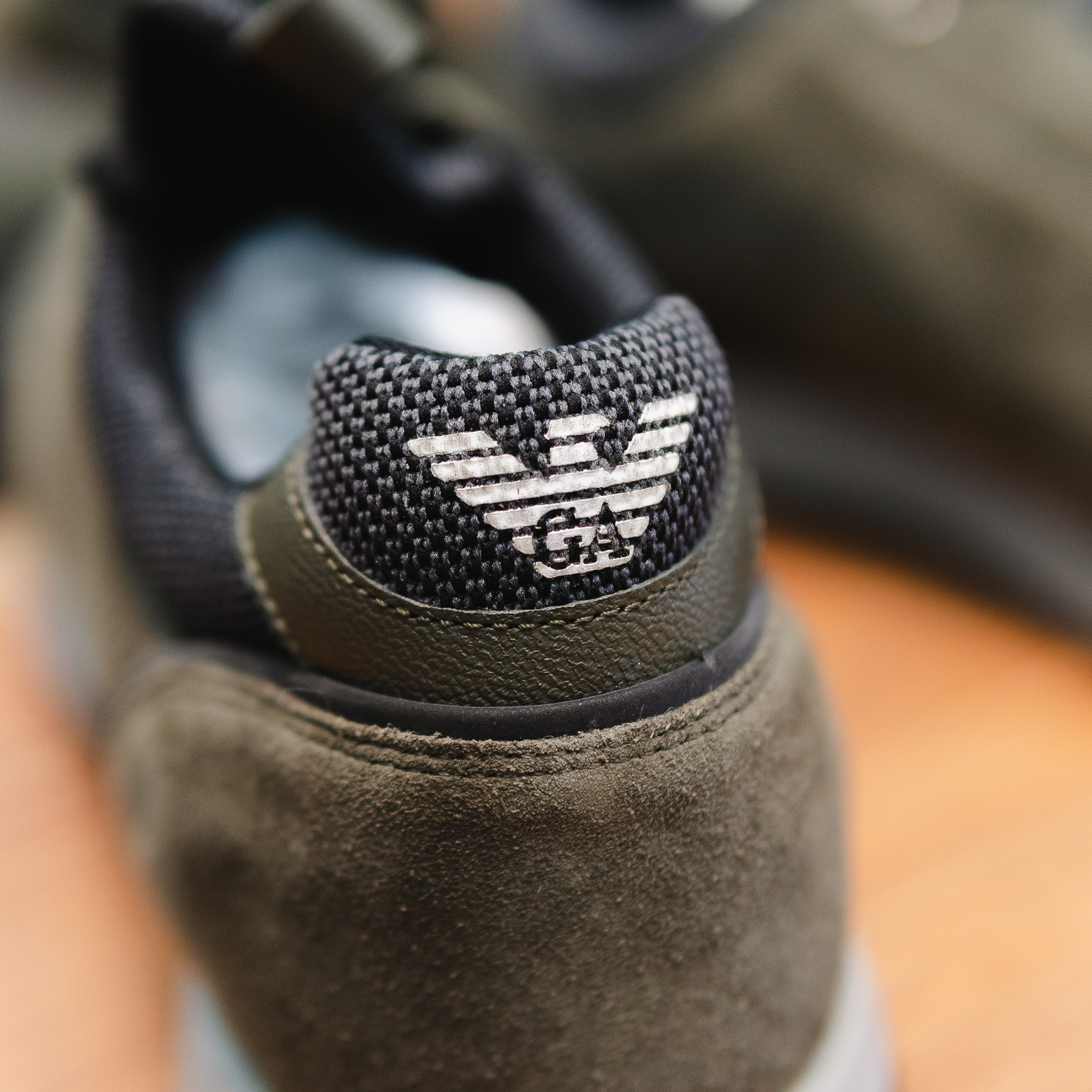 Giày EMPORIO ARMANI vải lưới xanh rêu , mũi vải nâu , đế ghi logo đen to