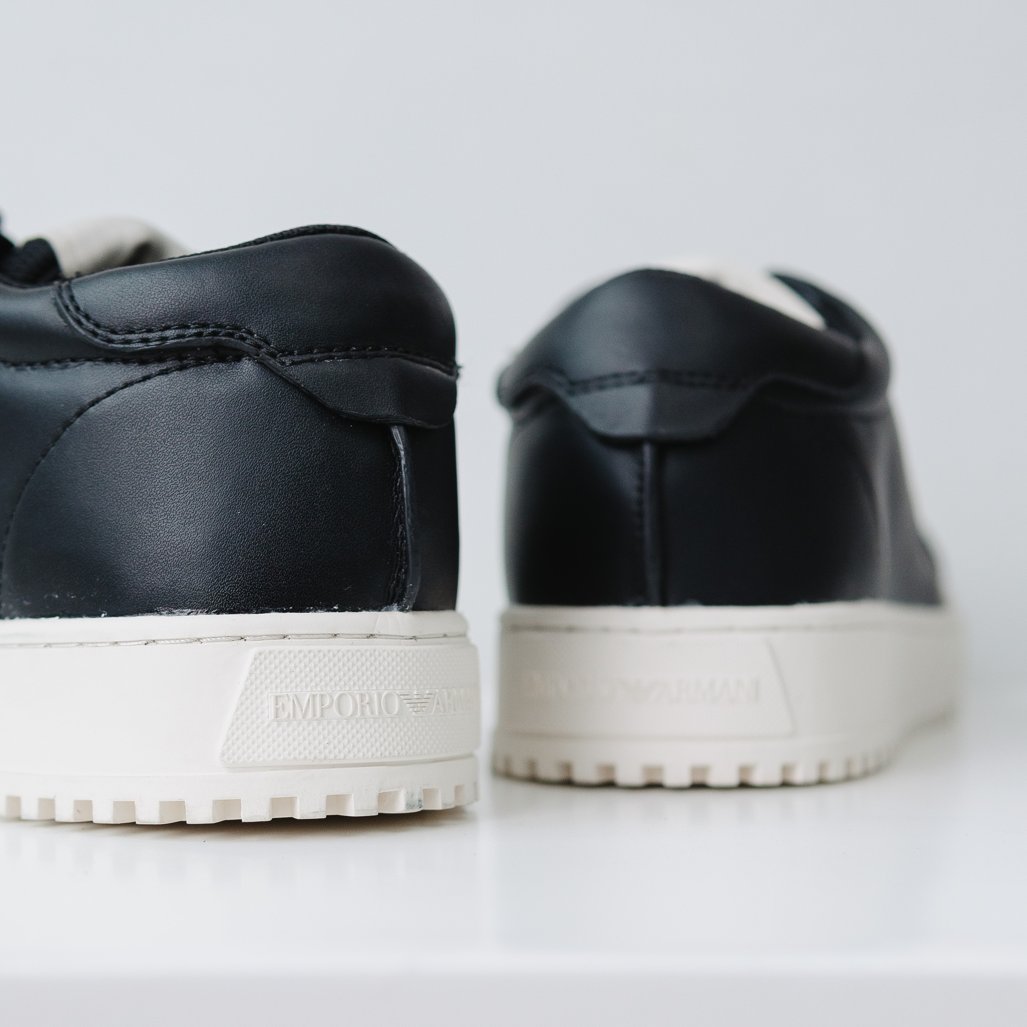 Giày EMPORIO ARMANI da đen full , logo sườn , đế răng cưa trắng