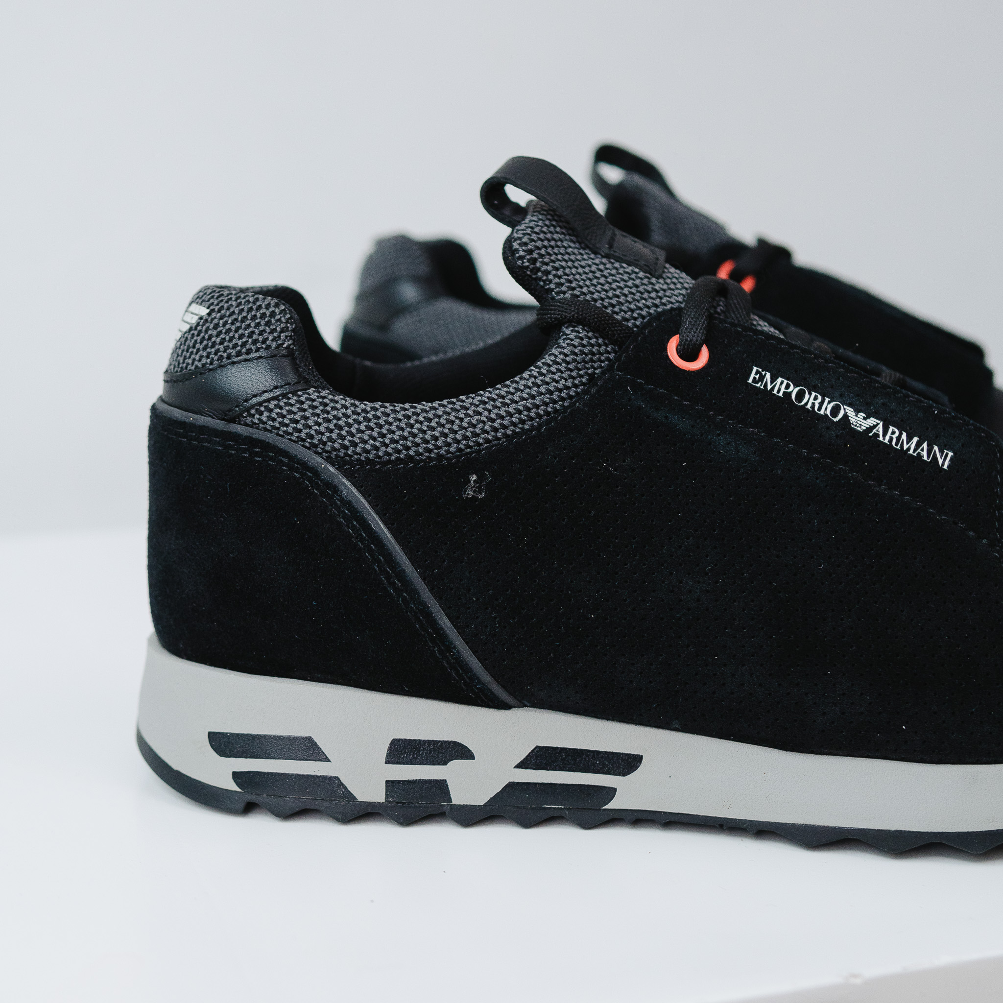 Giày EMPORIO ARMANI da lộn đen , mũi lưới đen , đế ghi logo đen to