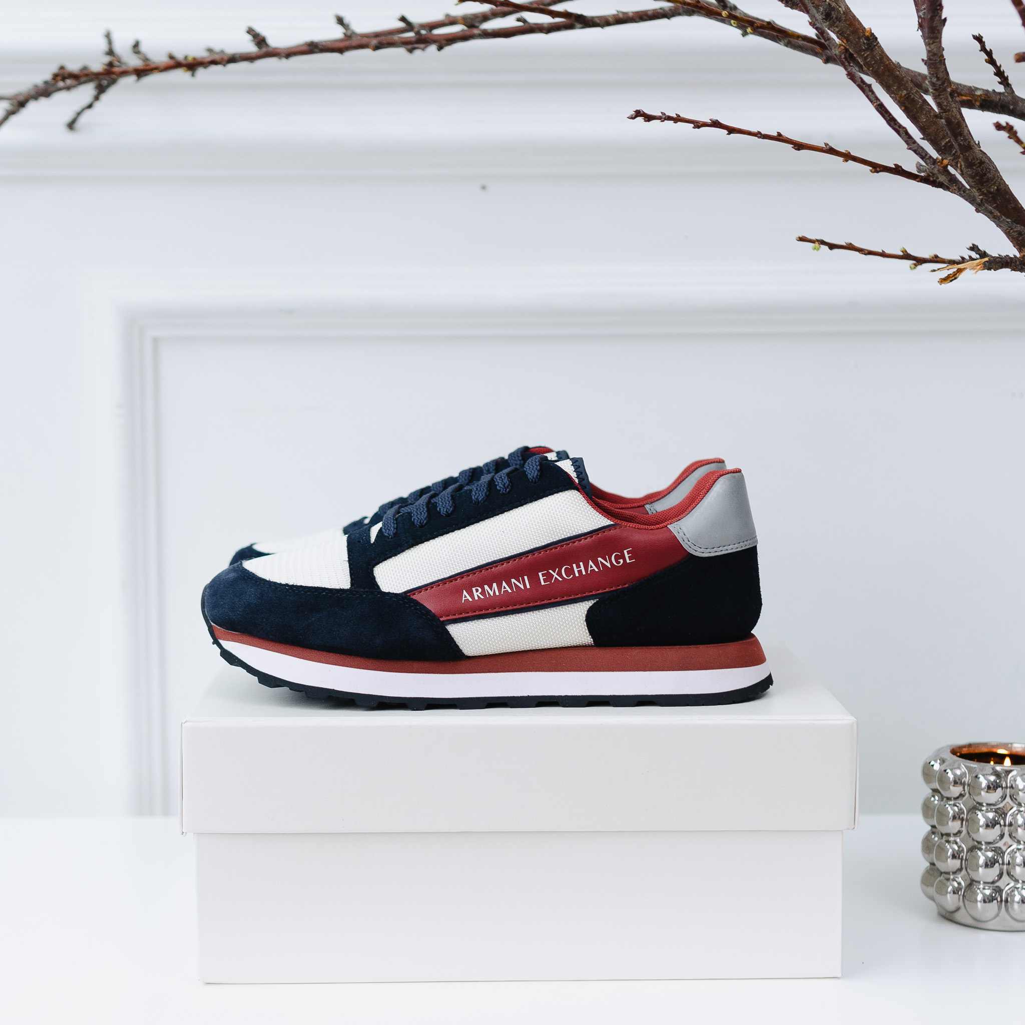 Giày ARMANI EXCHANGE vải lưới trắng - da lộn đen - da nâu , chữ trắng ngang ở sườn