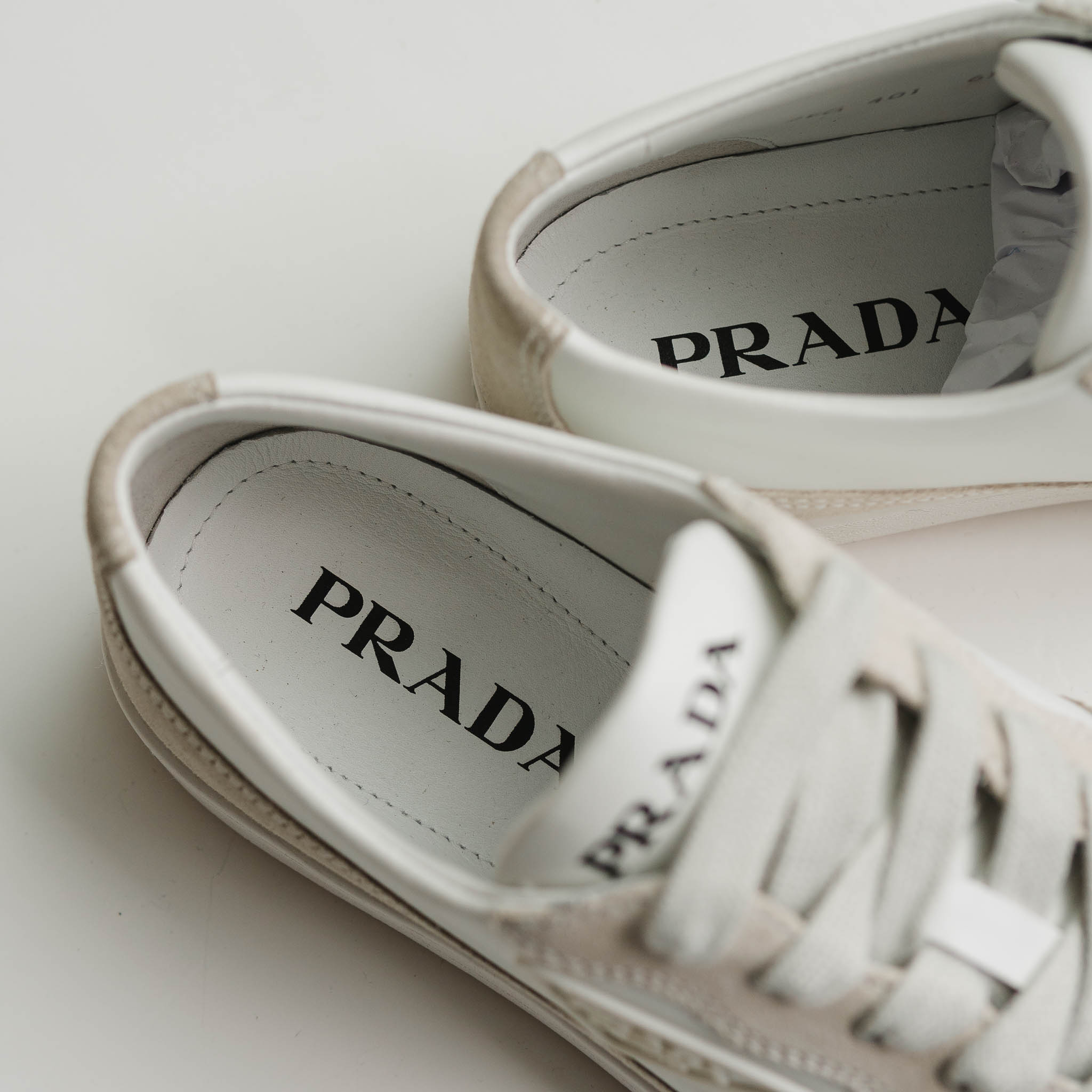 Giày PRADA Triangle Logo White Milk Sneaker