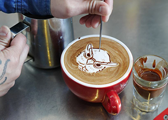 exhibition-of-cute-cartoon-paintings-on-coffee-cups