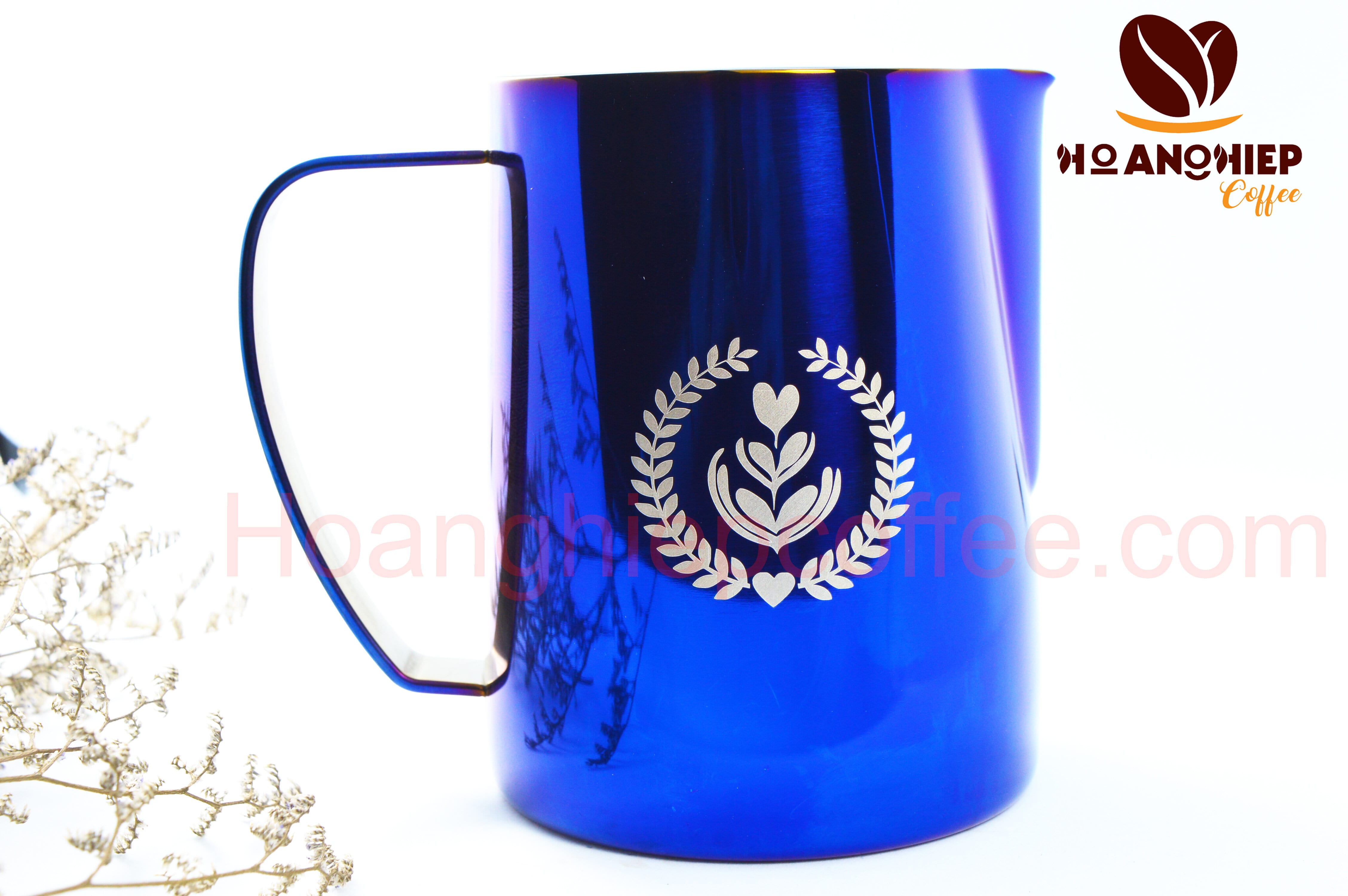 premium-colored-milk-frothing-mugs-blue-yellow