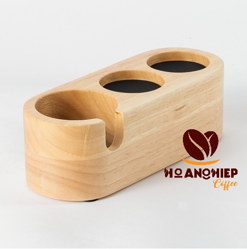 the-wooden-base-supports-the-espresso-tamper