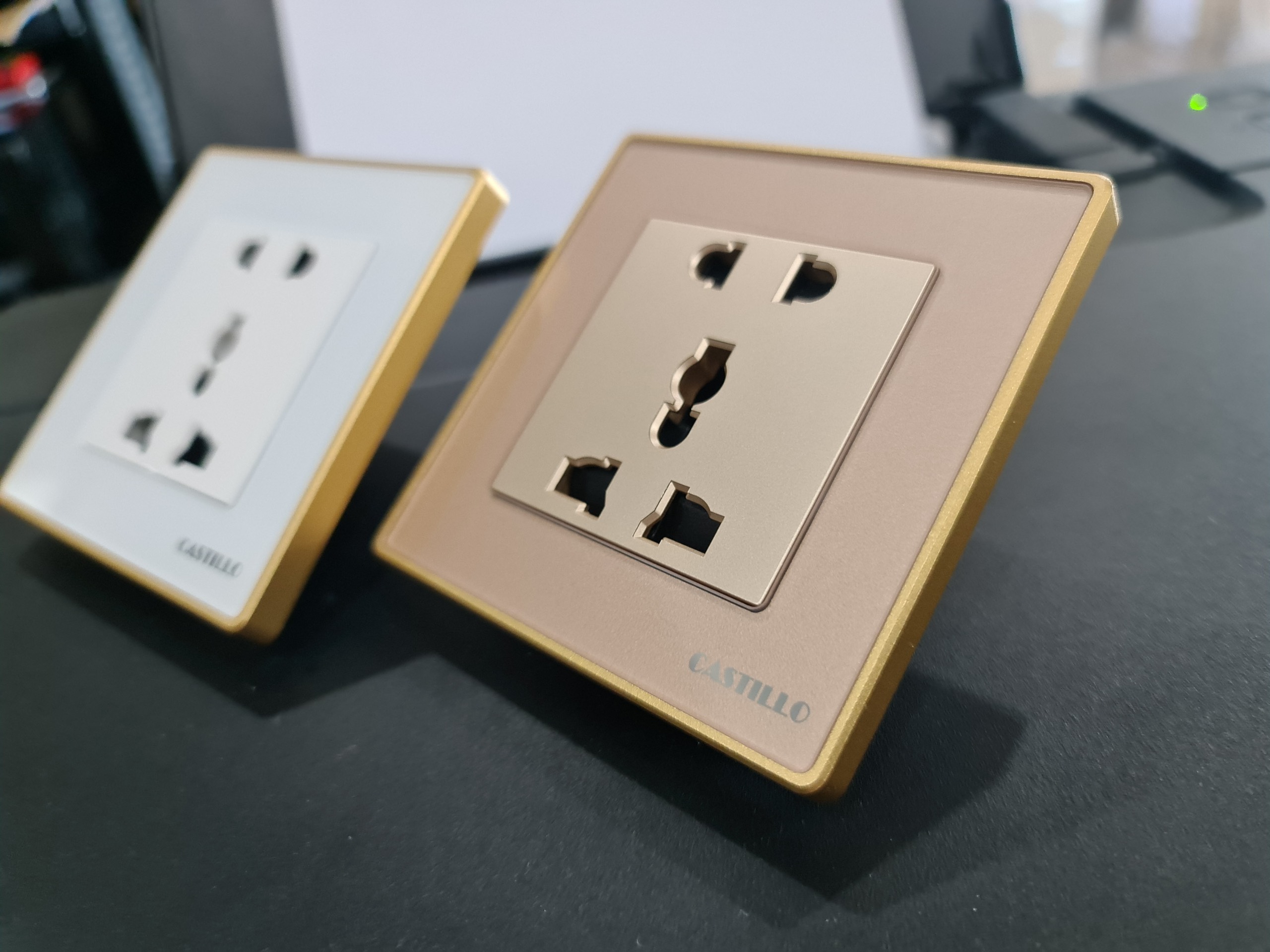 Khung Vàng/ Kính Vàng