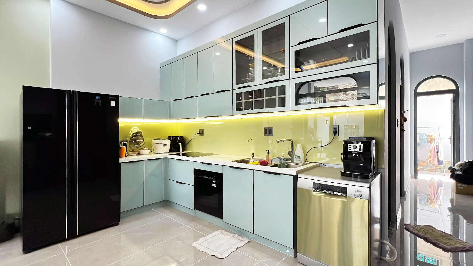 Thi công tủ bếp hợp kim nhôm cánh kính - Quận 9, TP Hồ Chí Minh