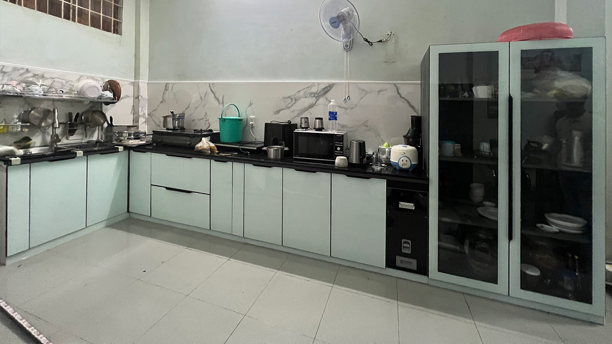 Tủ bếp nhà chị Nguyệt