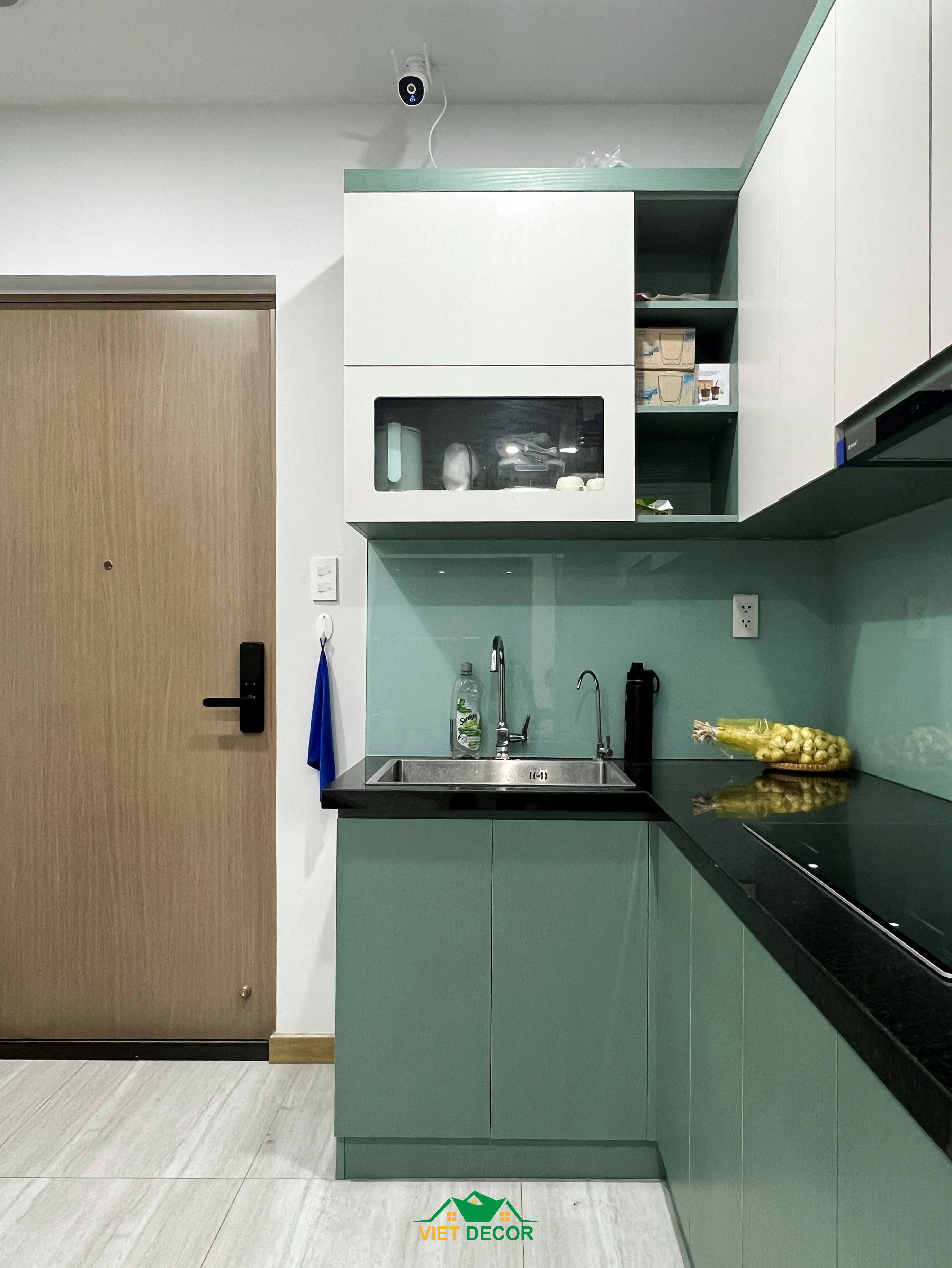 Nội Thất Việt Decor thiết kế, thi công nội thất căn hộ 2 phòng ngủ Bcons Green Topaz TP HCM, tủ bếp