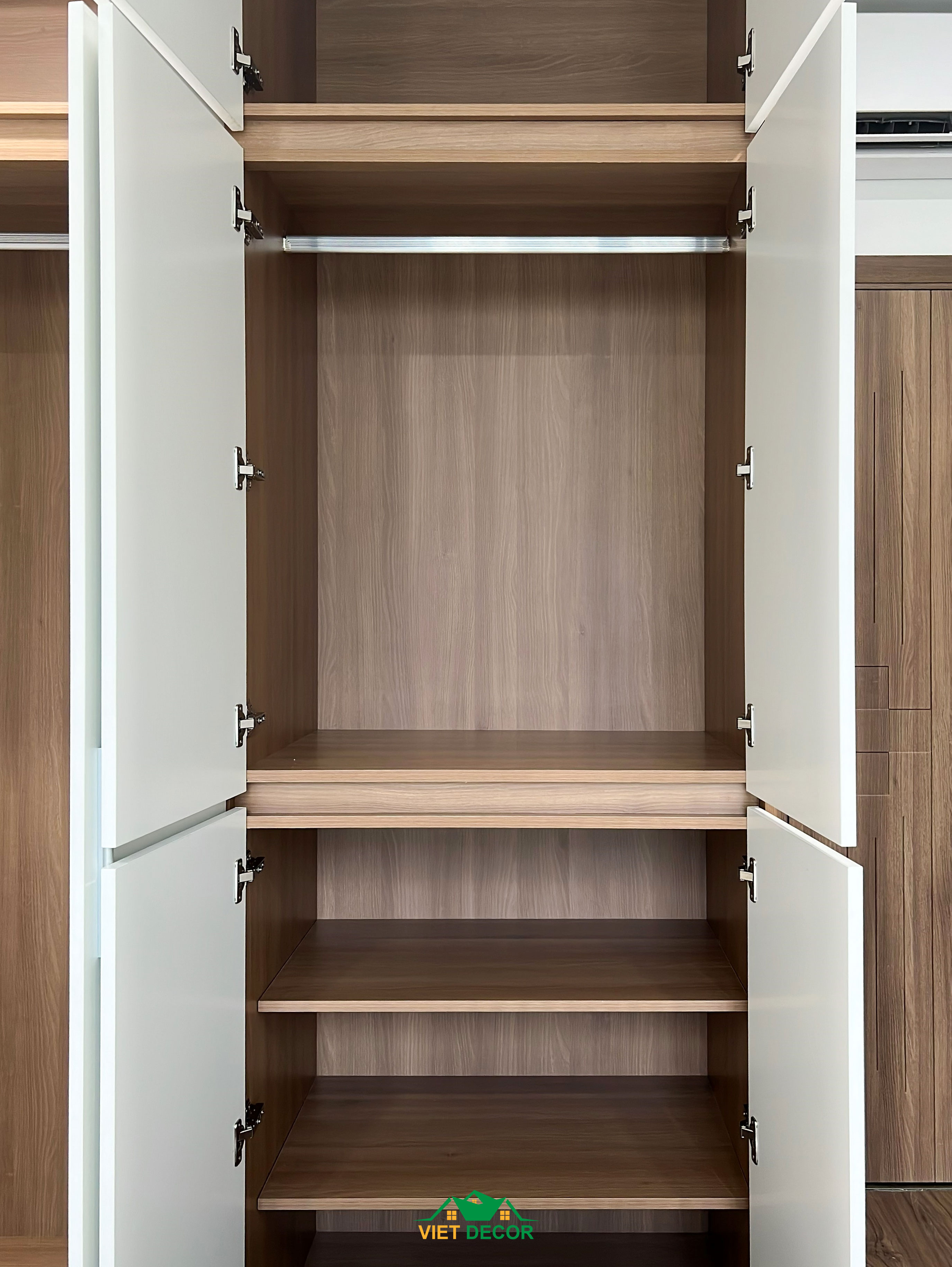 Nội Thất Việt Decor thiết kế, thi công nội thất căn hộ 2 phòng ngủ Bcons Green Topaz TP HCM, tủ quần áo phòng ngủ master