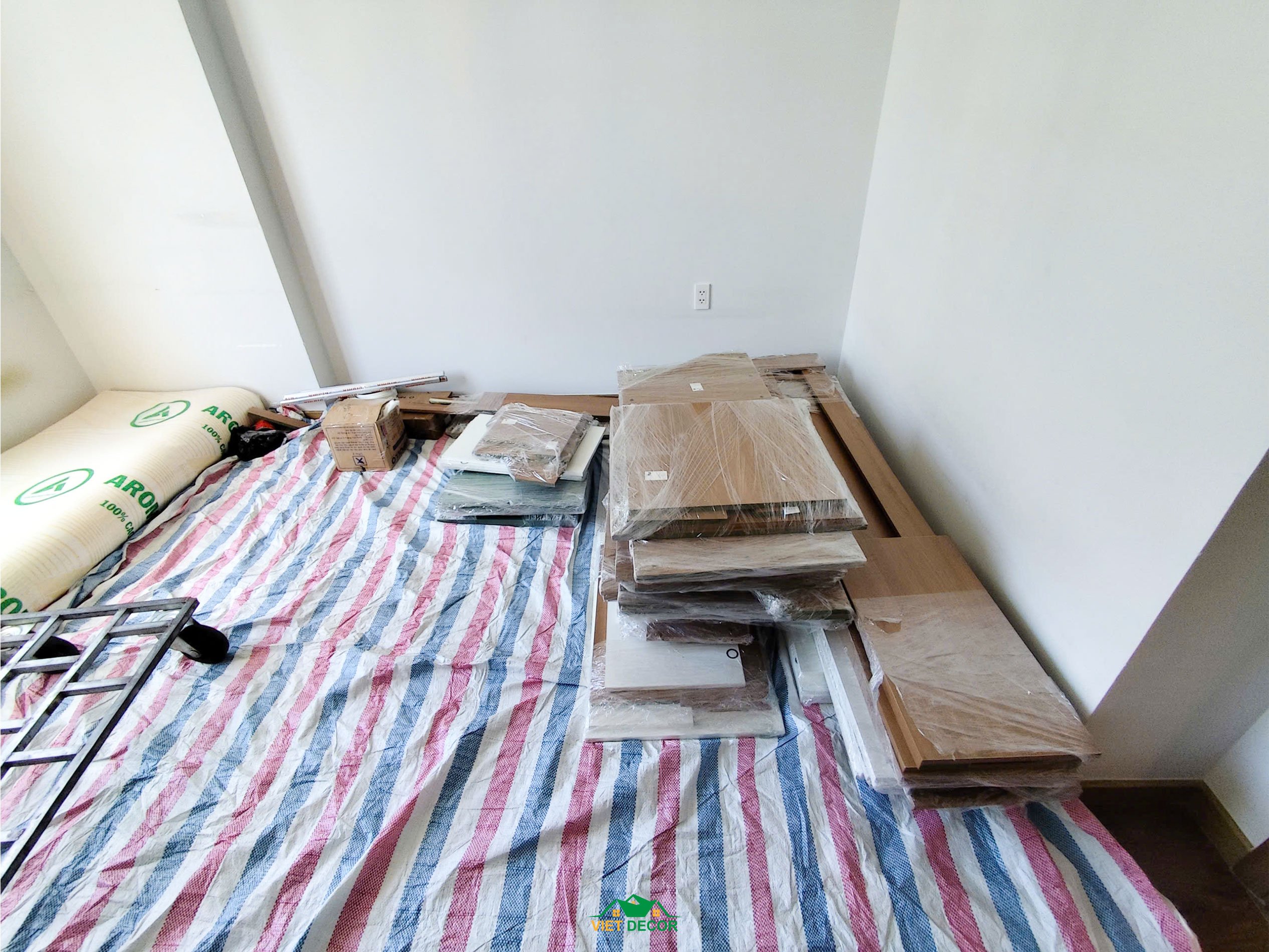 Nội Thất Việt Decor thiết kế, thi công nội thất căn hộ 2 phòng ngủ Bcons Green Topaz TP HCM, tập kết vật tư thi công nội thất