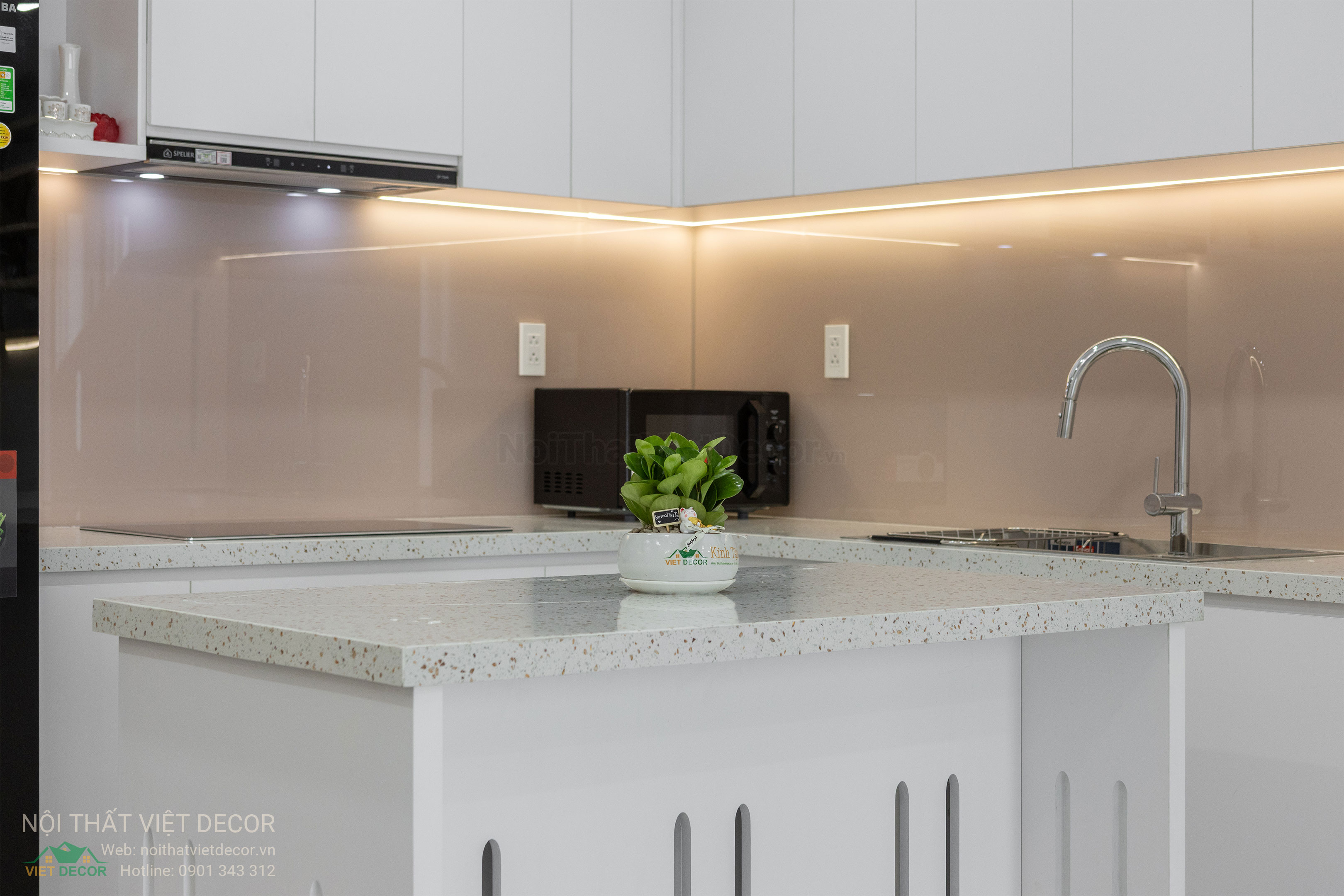 Nội Thất Việt Decor thiết kế thi công trang trí xây dựng hoàn thiện, nội thất căn hộ 2 phòng ngủ dự án chung cư Lavida Plus quận 7 tp HCM, phòng khách bếp