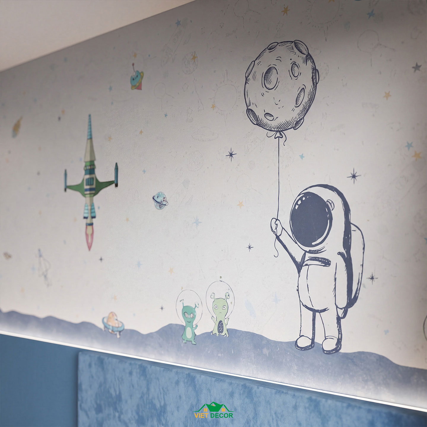 Nội Thất Việt Decor thiết kế thi công nội thất căn hộ 3 phòng ngủ dự án Essensia Sky TP HCM, tranh vẽ tường phòng ngủ bé