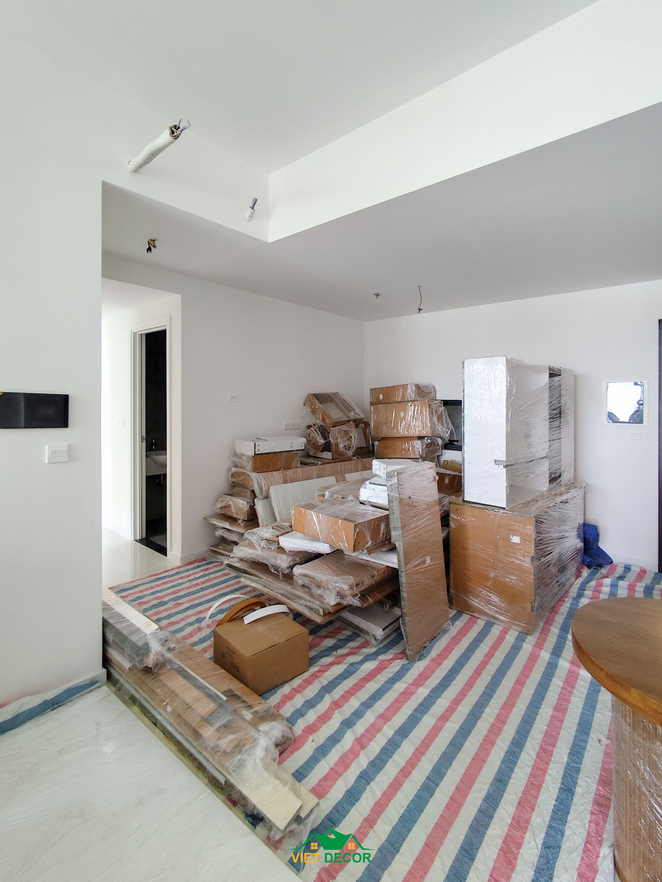 Nội Thất Việt Decor thiết kế, thi công nội thất hiện đại căn hộ 3 phòng ngủ chung cư Victoria Village TPHCM, tập kết vật tư