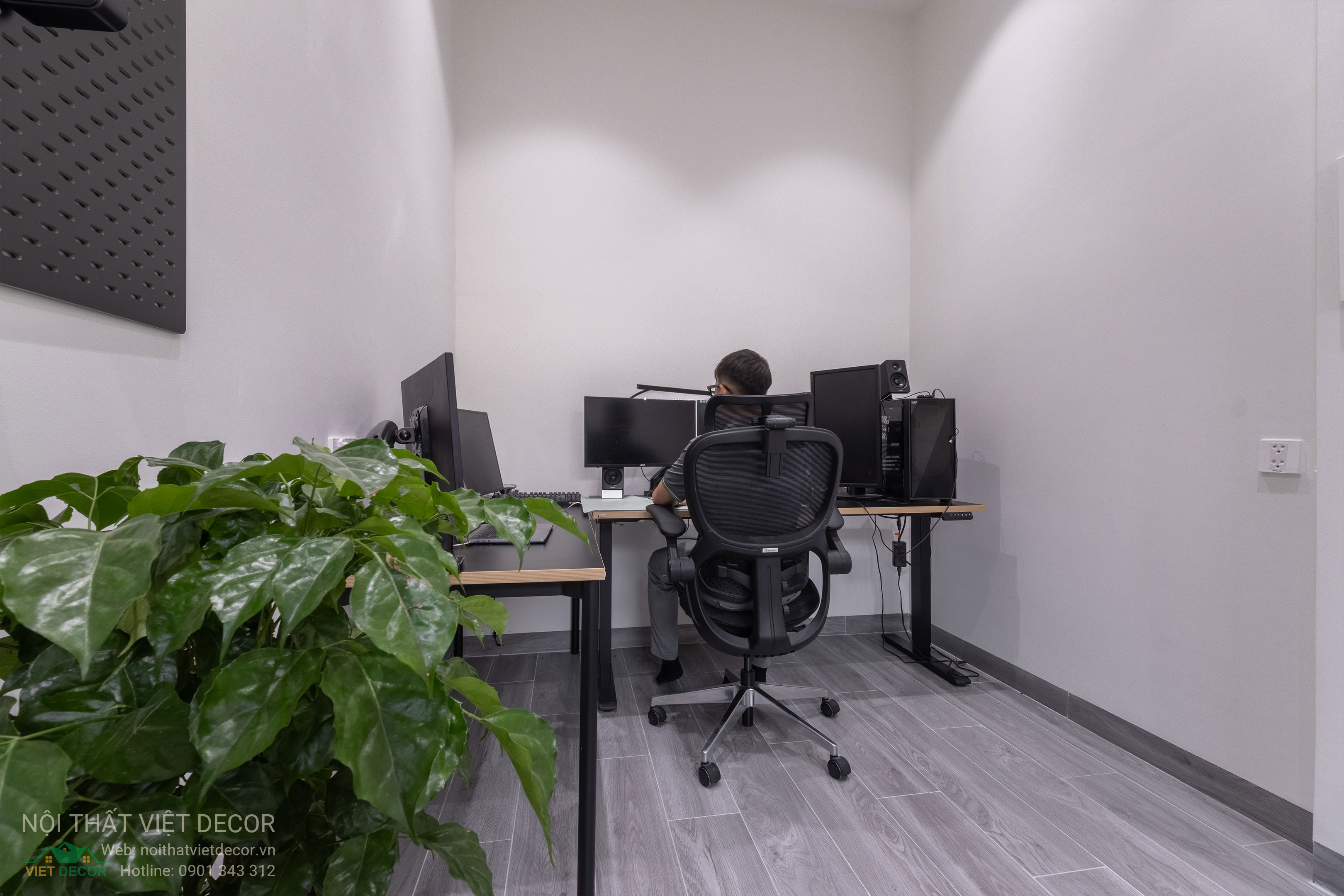 Nội Thất Việt Decor thiết kế thi công trang trí nội thất nhà phố tại phường Long Bình TP HCM, phòng làm việc