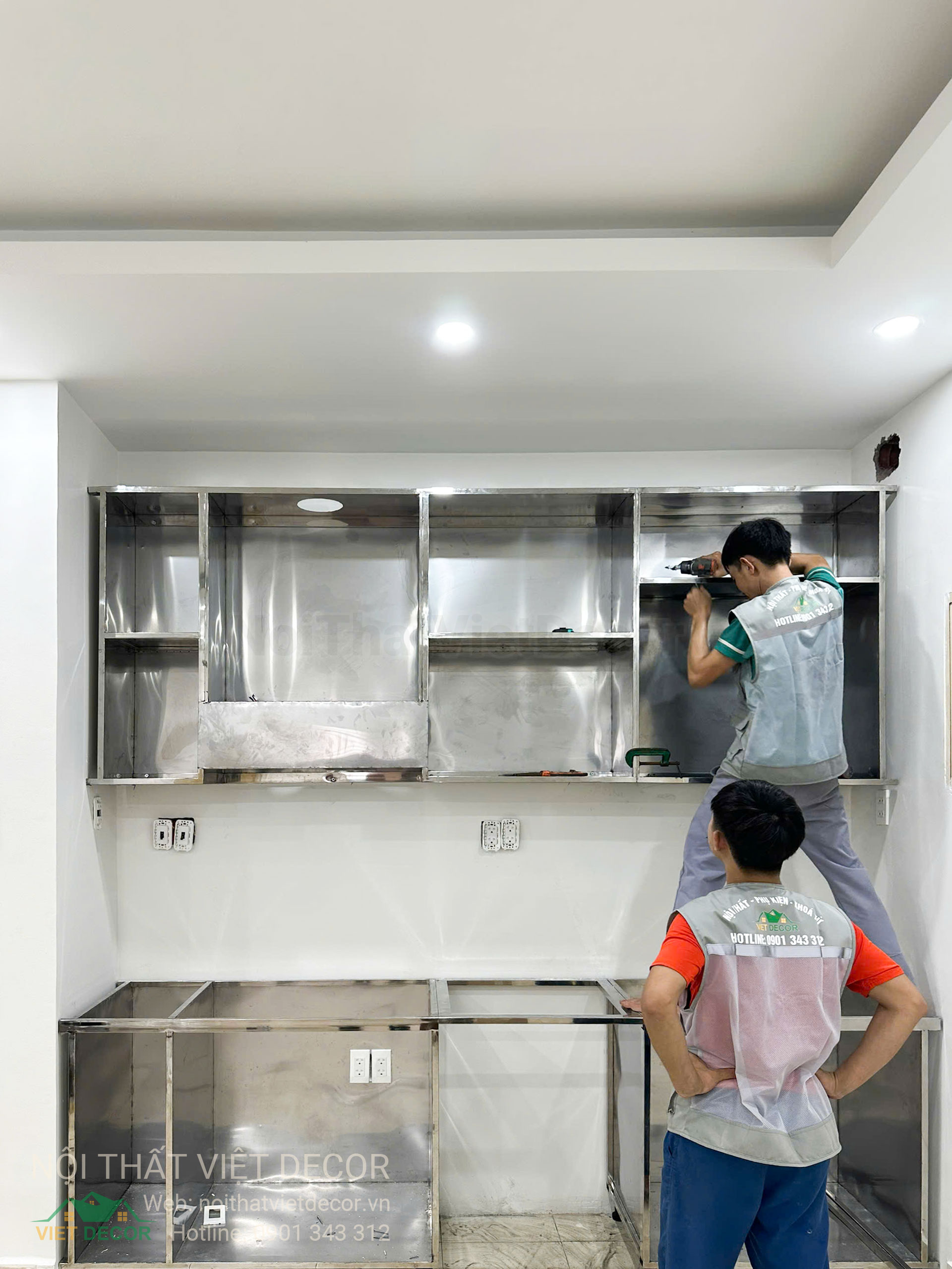Nội Thất Việt Decor thiết kế thi công tủ bếp inox cánh kính Bình Thạnh Tp HCM